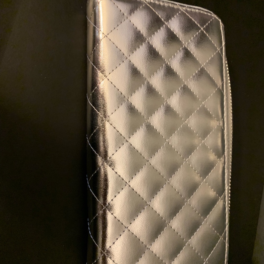 Silver Wallet - Picture 4 of 6